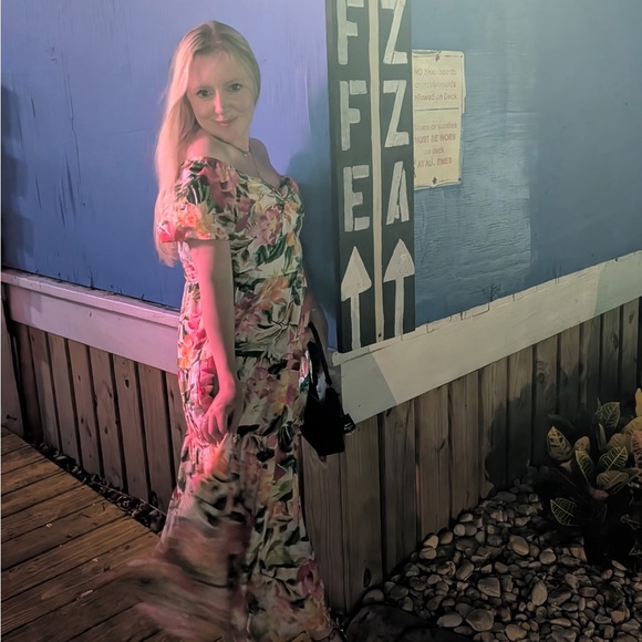 Get to know your seller- @shoeobsessed68 KRI💗 - Picture 2 of 16